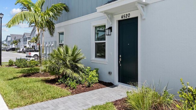 Building Photo - 4520 Longwood Lk Sq