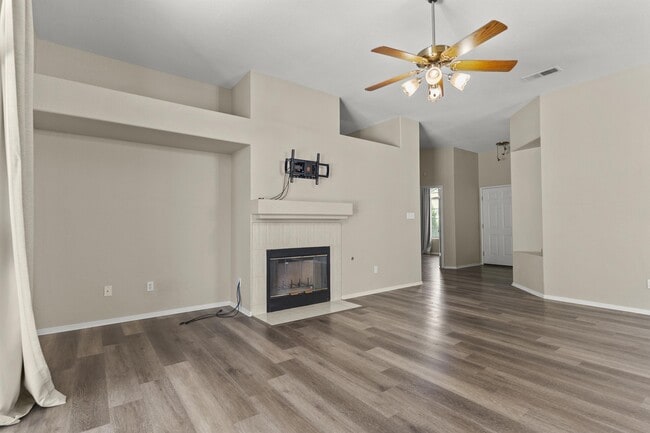 Building Photo - 10621 Tivoli Ct