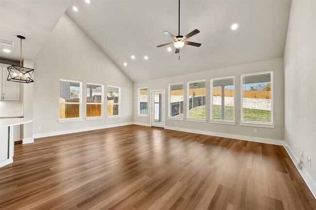 Building Photo - 2104 Prairie Oaks Dr