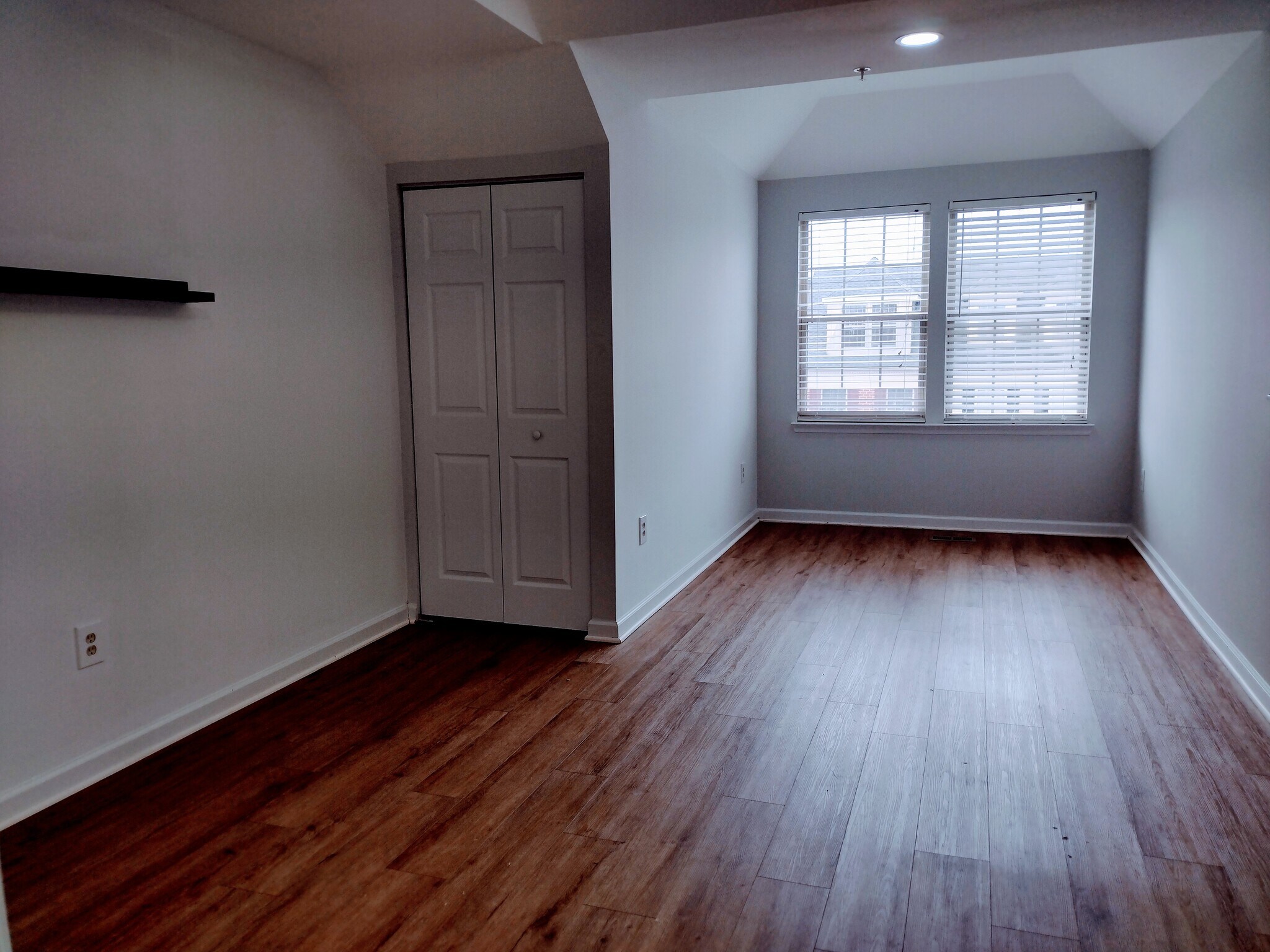 Building Photo - 12 Bailey Ln