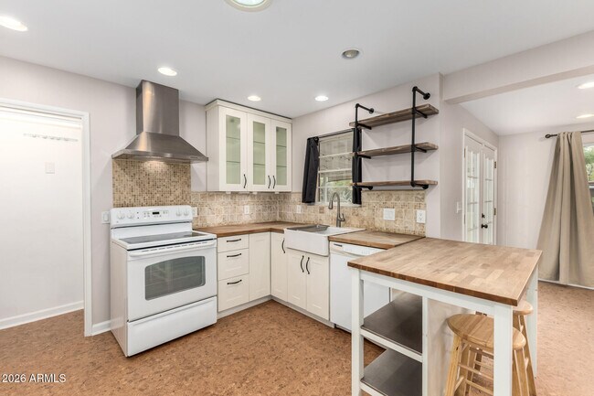 Building Photo - 2724 N 25th St