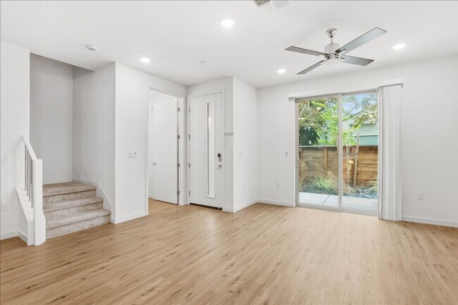 Building Photo - 6117 Bridgecross Dr