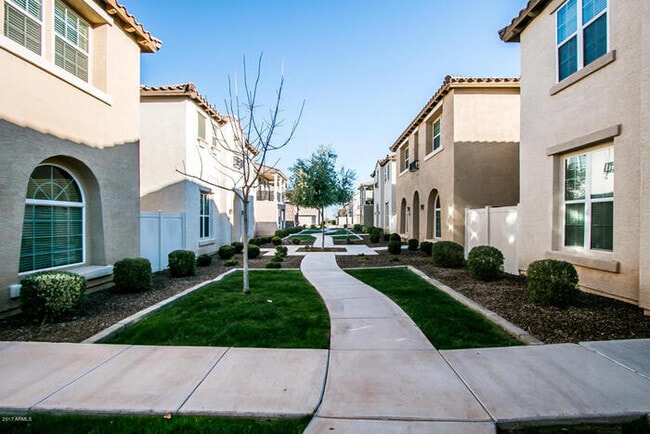 Building Photo - This home has everything that you are looking for!