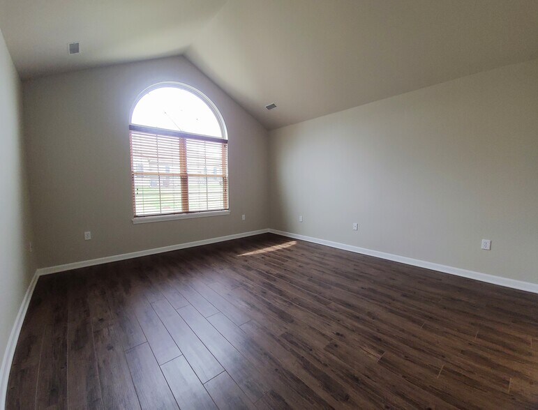 Building Photo - N70W15476 Amberleigh Cir