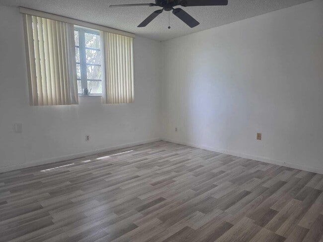 Building Photo - 5750 NW 64th Ave