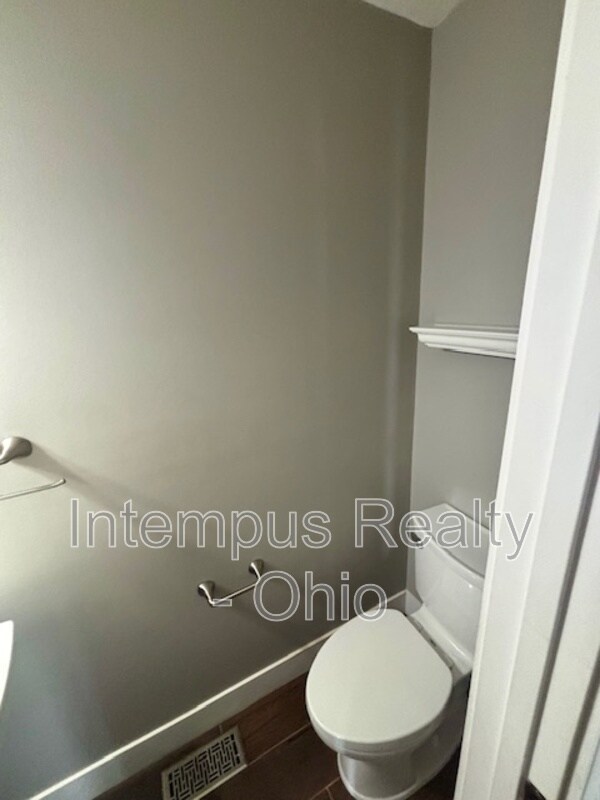 Building Photo - 1482 Geranium Dr