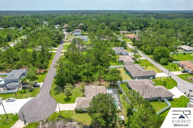 Building Photo - 13 Sleigh Bell Pl