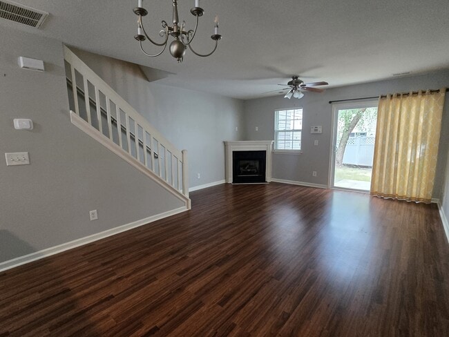 Building Photo - 608 Grasswren Way