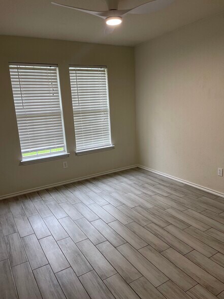 Building Photo - 1819 Winchester Dr