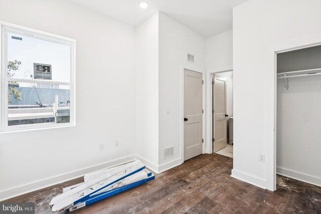 Building Photo - 4237 Mantua Ave