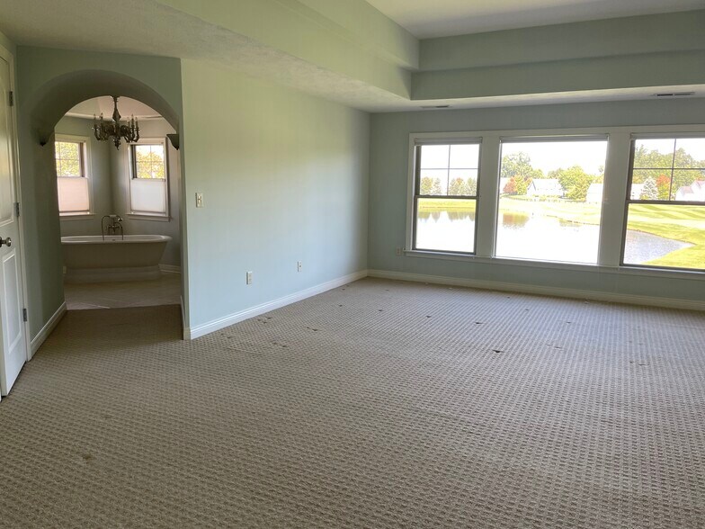 Building Photo - 4217 Village Club Dr