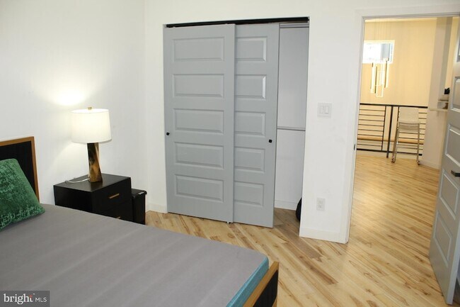 Building Photo - 3017 Ridge Ave