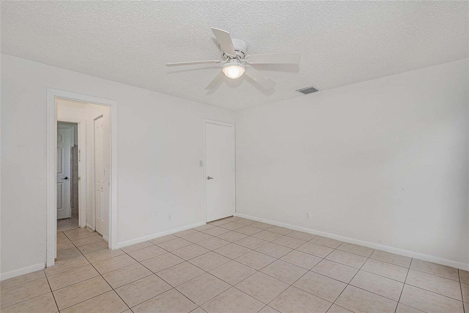 Building Photo - 2831 NW 51st Ter