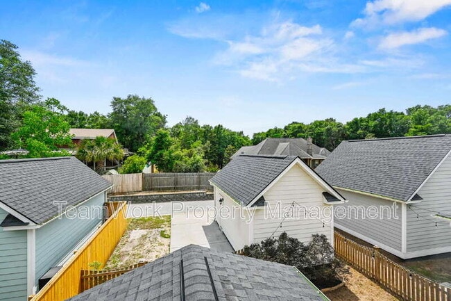 Building Photo - 165 Rowans Creek Dr
