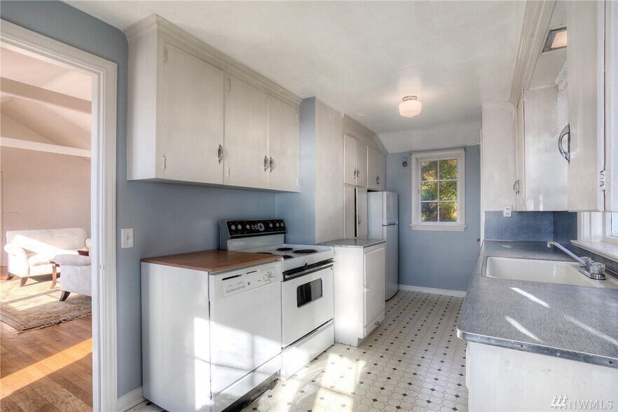 Kitchen - 2739 SW 170th St