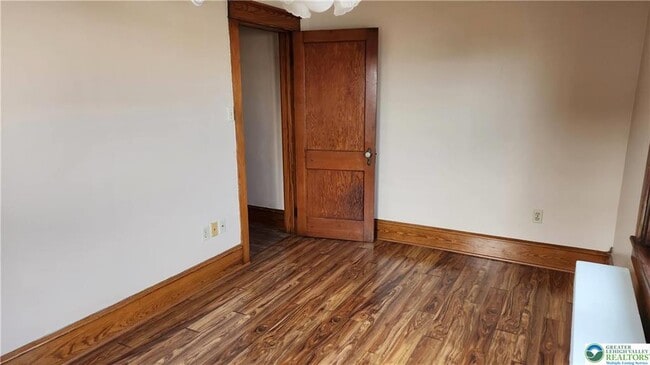 Building Photo - 4631 Lehigh Dr