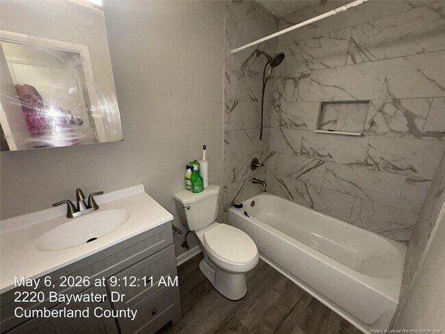 Building Photo - 2220 Baywater Dr