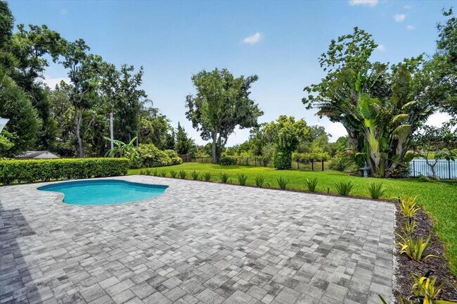 Building Photo - 4230 Shady Oaks Ct
