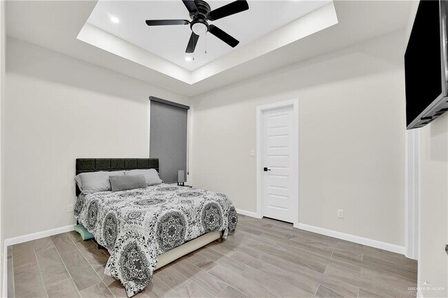 Building Photo - 1420 Providence Ave