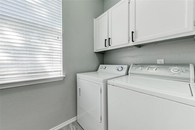 Building Photo - 16913 Langland Rd