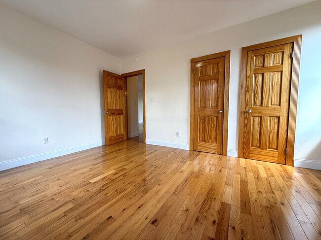 Building Photo - 20 Magaw Pl