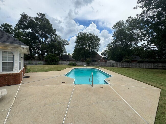 Building Photo - 111 Weatherstone Pl