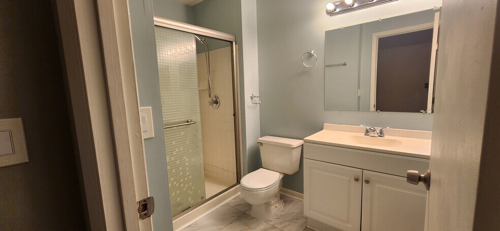 Building Photo - 8854 Eagleview Dr