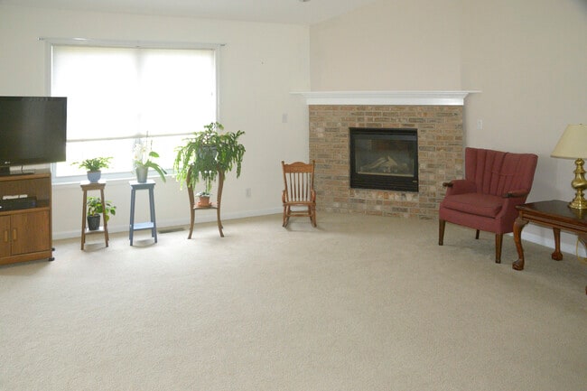 Building Photo - 534 Eagle Ridge Dr