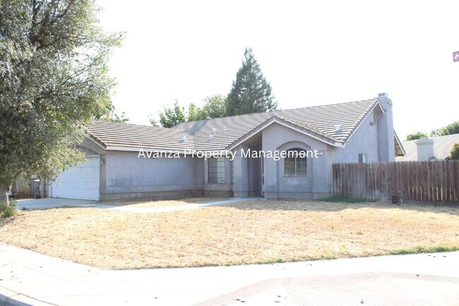 Building Photo - 4 Bedroom/2 Bath Home in Clovis  (Herndon and Armstrong)