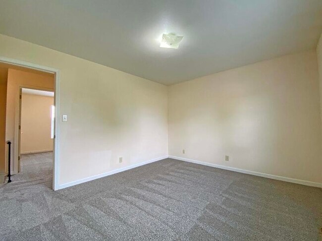 Building Photo - 371-3 Peabody Drive