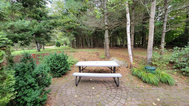 Building Photo - 140 Paquette Cir