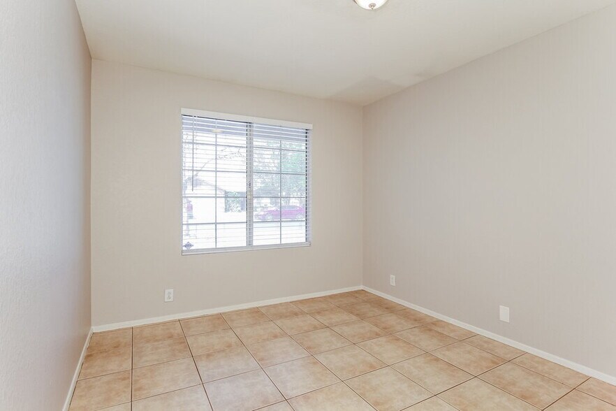 Building Photo - 8745 W Tuckey Ln