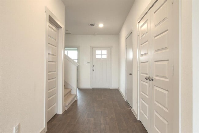Building Photo - 125 Big Sandy Creek Dr