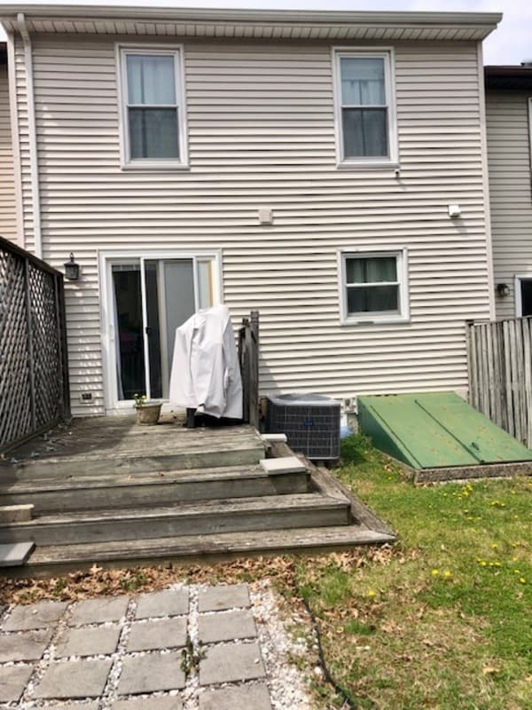 Building Photo - 15 Robin Ridge Ct
