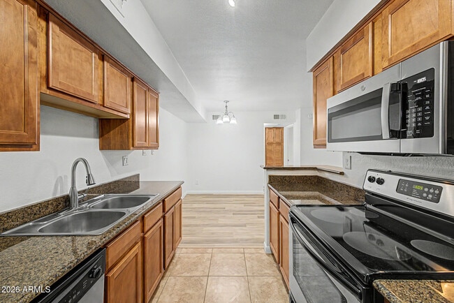 Building Photo - 5995 N 78th St