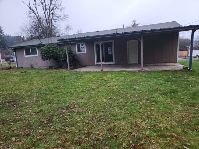 Building Photo - 3-bedroom 1 bath House
