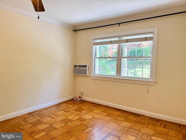 Building Photo - 1628 Ripon Pl