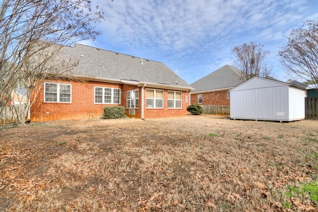 Building Photo - 4 Bedroom 2 Bath in Evans