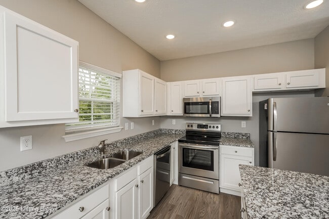 Building Photo - 6100 Port Antonio Rd