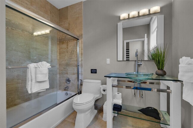 Building Photo - 616 Riviera Isle Dr