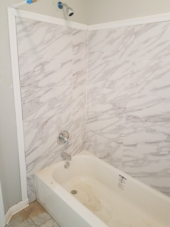 Building Photo - 5425 Cedar Ave