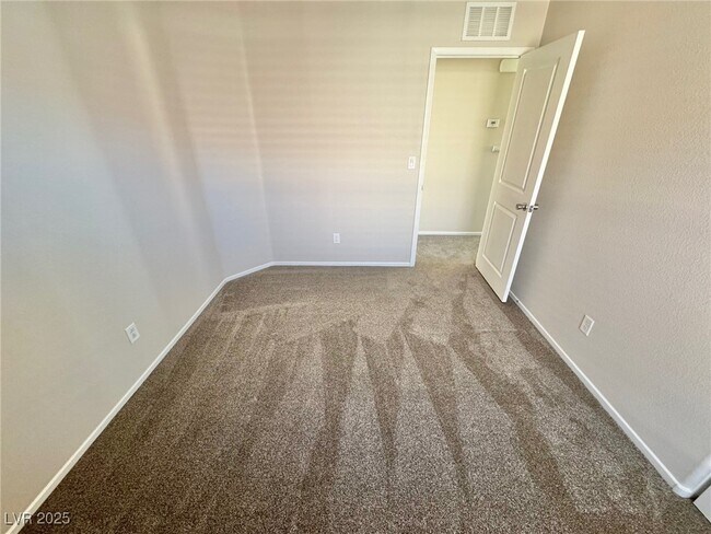 Building Photo - 9413 Sweetwood Ave