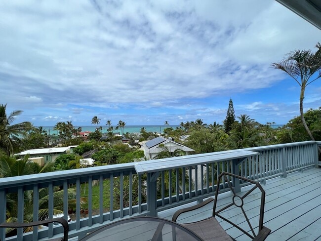 Building Photo - 864 Aalapapa Dr