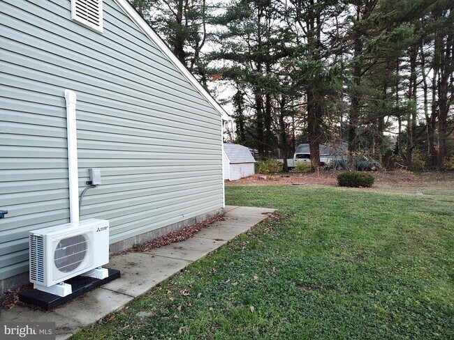 Building Photo - 8566 Dyott Ct