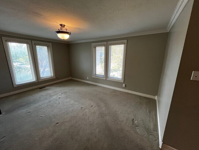 Building Photo - Beautiful 5 Bedroom/4 Bathroom in Bountiful