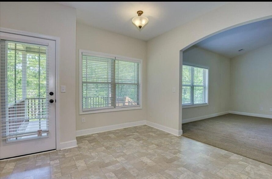 Building Photo - 221 Grand Oaks Wy NW