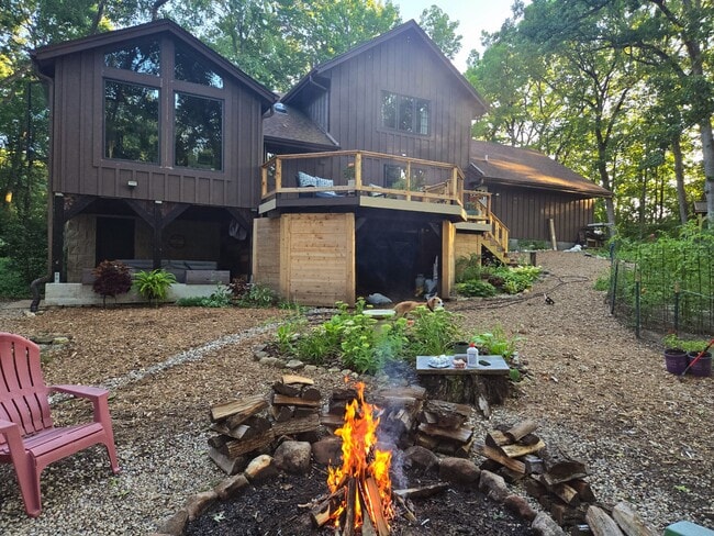 Building Photo - S43W30464 Stone Gate Ln