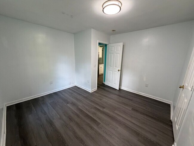 Building Photo - 1517 Welch Way