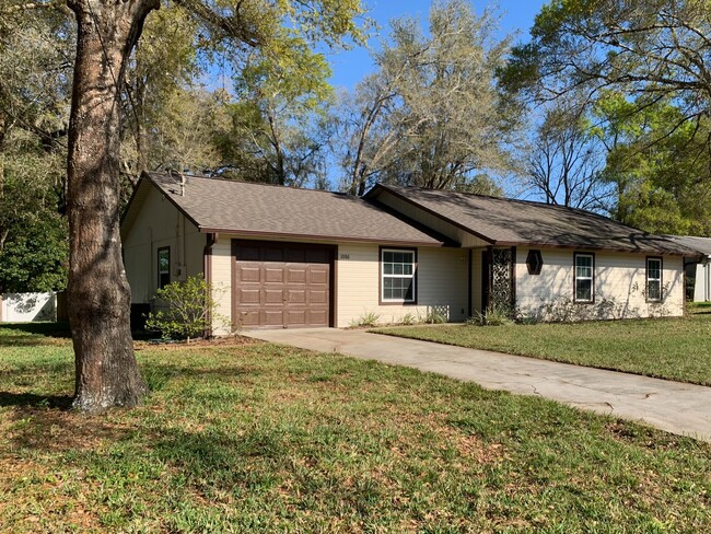 Primary Photo - Open Floorplan in Quiet Neighborhood