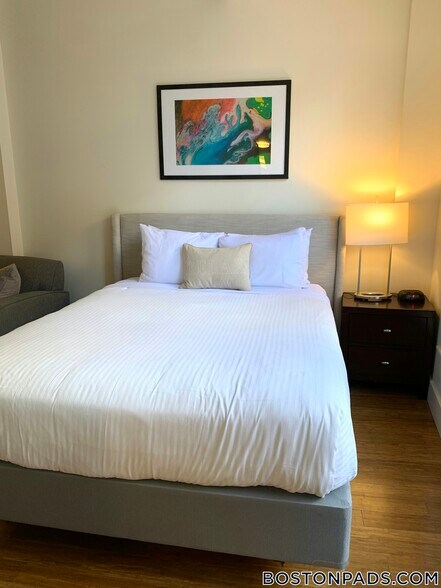 Building Photo - 8 Winter St